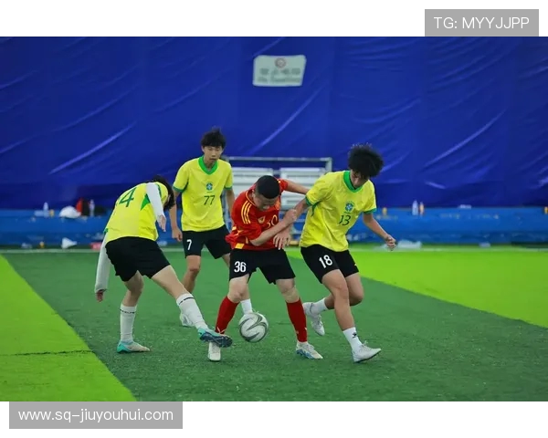 围绕美国女子足球赛场精彩瞬间展现团队力量的全景视觉纪实标题 围绕美国女子足球赛场精彩瞬间展现团队力量的全景视觉纪实标题